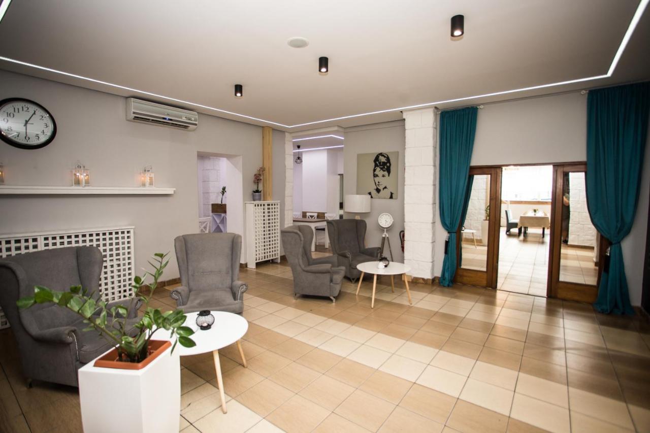 Hotel Tiffany Нове-Място-Любавске Экстерьер фото