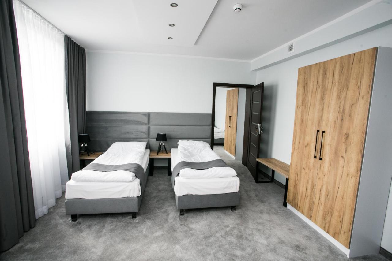 Hotel Tiffany Нове-Място-Любавске Экстерьер фото